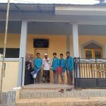Divisi Humas Dewan Eksekutif Mahasiswa (DEMA) mengadakan acara kerja bakti di masjid Darul Falah kp. Gerewel